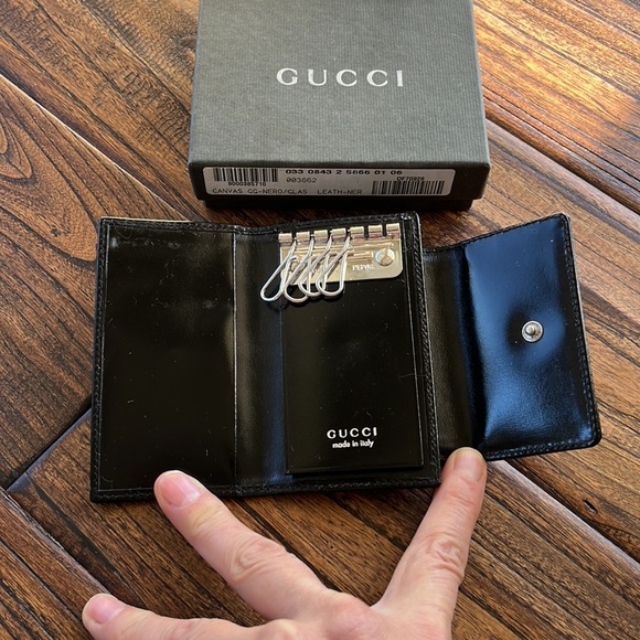 Authentic Vintage Gucci Key case. Black leather & logo canvas. EUC. Includes Box - Picture 2 of 7